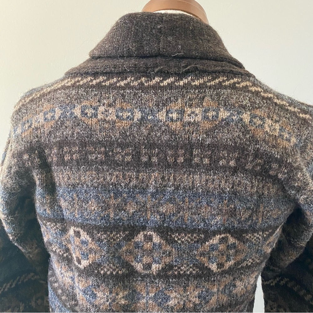 Jamieson’s of Shetland men's gray/brown wool Fair Isle shawl collar cardigan, XS - Picture 5 of 11